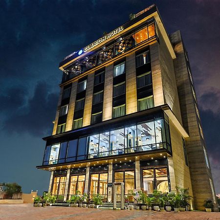 Clarion Hotel Деградун Екстер'єр фото