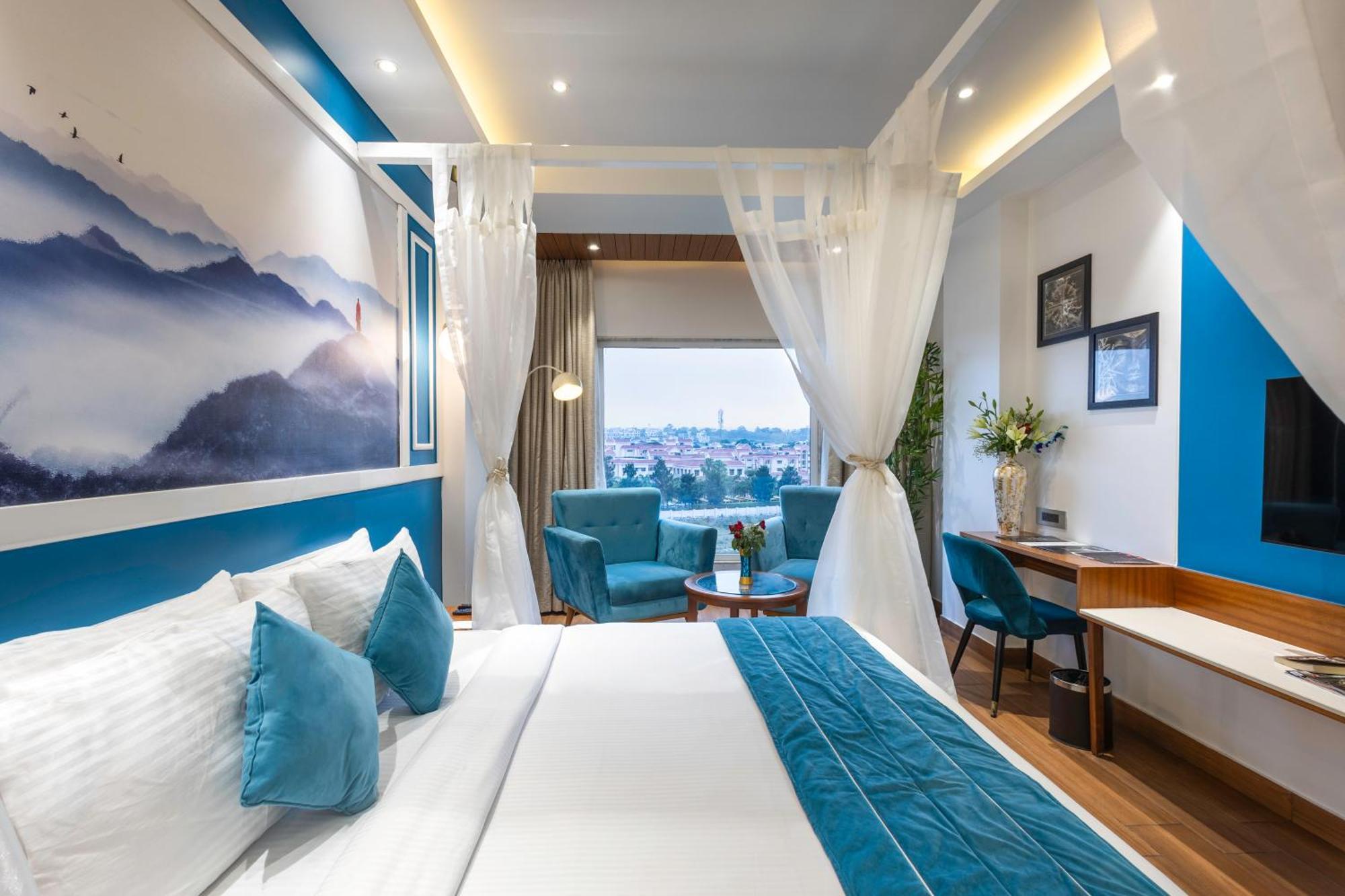 Clarion Hotel Деградун Екстер'єр фото